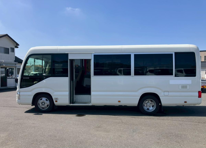 ☆H30 マイクロバス 29人乗り 自動2台折戸ドア|中古トラックの販売・買取・査定のアイナビ
