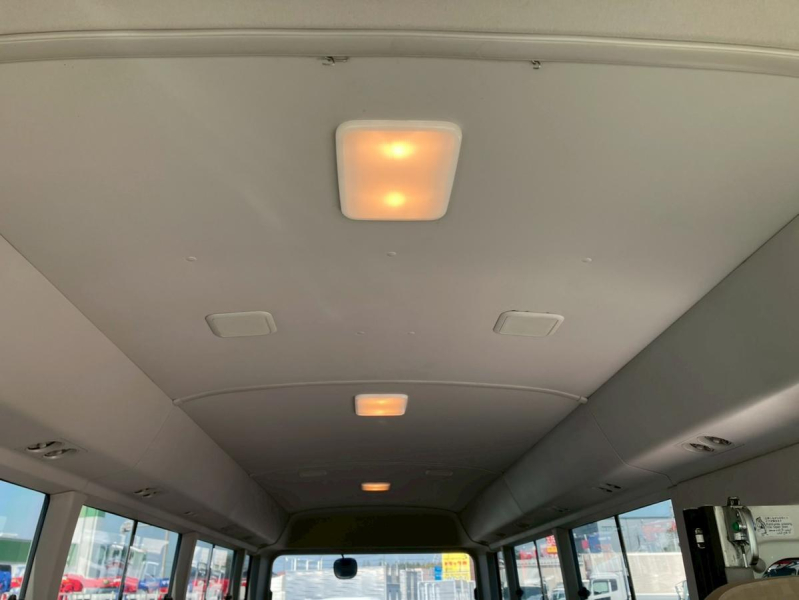 ☆H30 マイクロバス 29人乗り 自動2台折戸ドア|中古トラックの販売・買取・査定のアイナビ