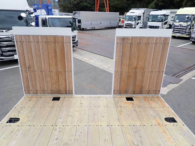 フジタ クレーン付セーフティローダ ウィンチ 自動あゆみ|中古トラックの販売・買取・査定のアイナビ