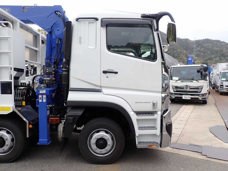 フジタ クレーン付セーフティローダ ウィンチ 自動あゆみ|中古トラックの販売・買取・査定のアイナビ