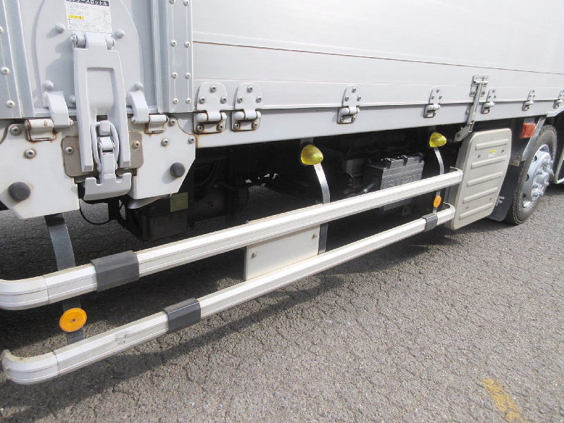 ★9600*2400*2650★4軸低床★7MT★リターダ★|中古トラックの販売・買取・査定のアイナビ