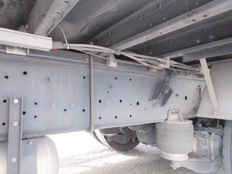 ★9600*2400*2650★4軸低床★7MT★リターダ★|中古トラックの販売・買取・査定のアイナビ