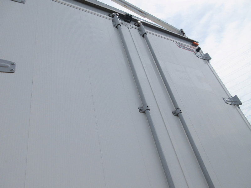 ★9600*2400*2650★4軸低床★7MT★リターダ★|中古トラックの販売・買取・査定のアイナビ