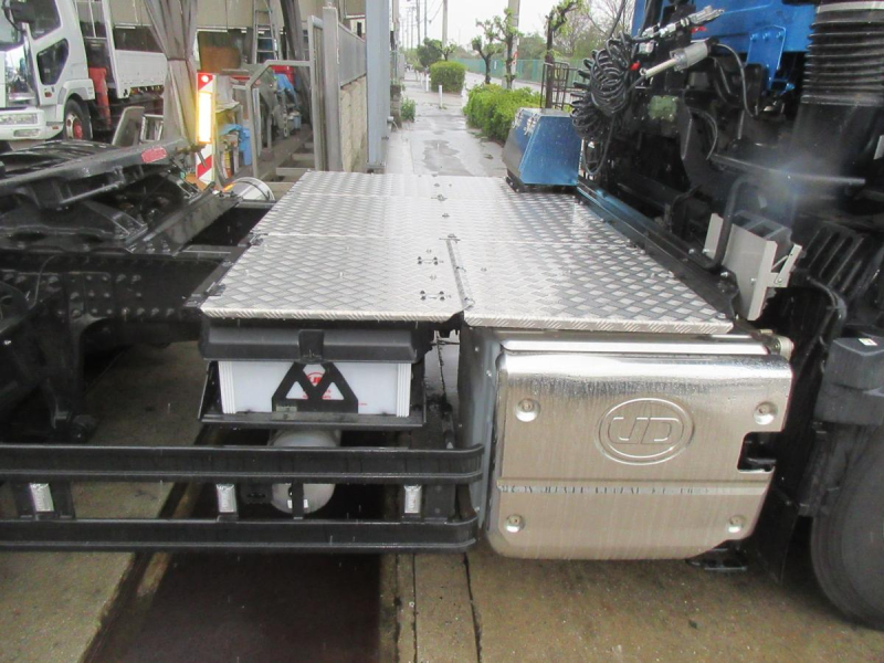 2PGクオンPTO付未使用トラクタ|中古トラックの販売・買取・査定のアイナビ