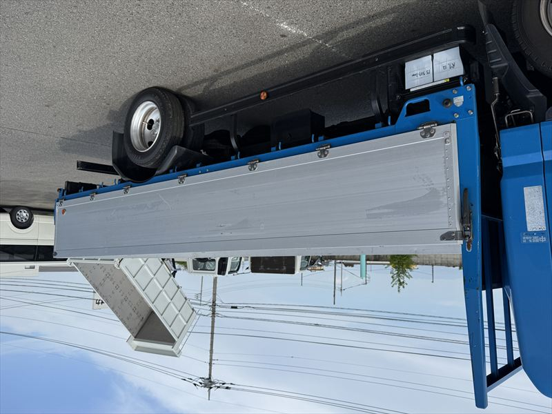 アルミ平ワイド3t AT|中古トラックの販売・買取・査定のアイナビ