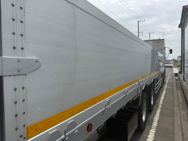 UDトラックス 平ボディ クオン|中古トラックの販売・買取・査定のアイナビ