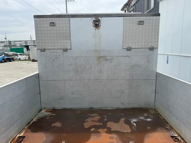 UDトラックス 平ボディ クオン|中古トラックの販売・買取・査定のアイナビ