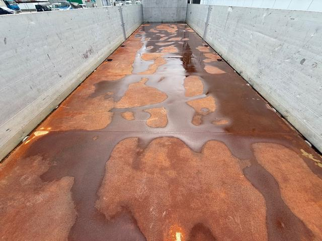 UDトラックス 平ボディ クオン|中古トラックの販売・買取・査定のアイナビ