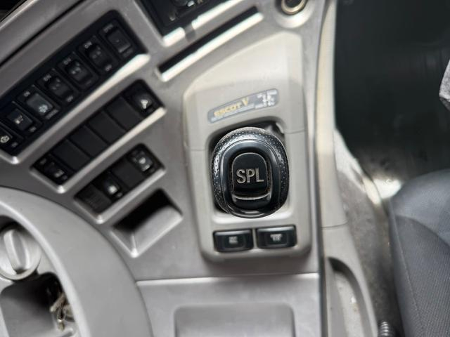 UDトラックス 平ボディ クオン|中古トラックの販売・買取・査定のアイナビ