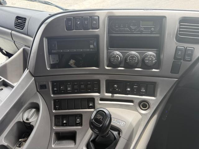 UDトラックス 平ボディ クオン|中古トラックの販売・買取・査定のアイナビ