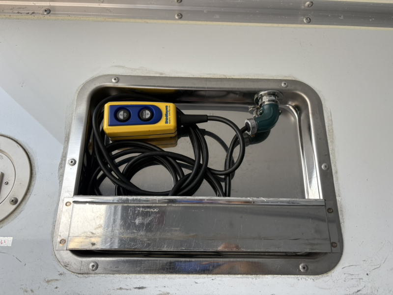 R3年式、ファイター、冷蔵冷凍車、車検付|中古トラックの販売・買取・査定のアイナビ