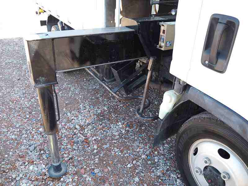 いすゞエルフ4WD4段クレーンラジコン10尺|中古トラックの販売・買取・査定のアイナビ