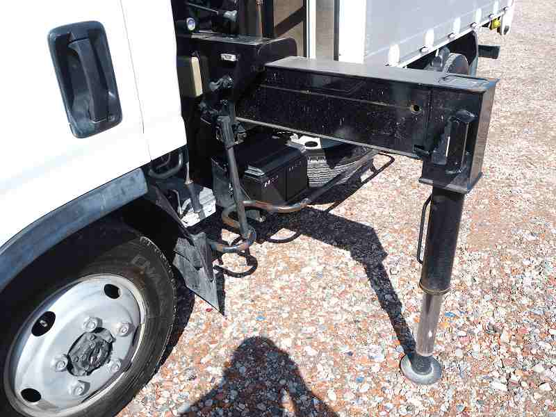 いすゞエルフ4WD4段クレーンラジコン10尺|中古トラックの販売・買取・査定のアイナビ