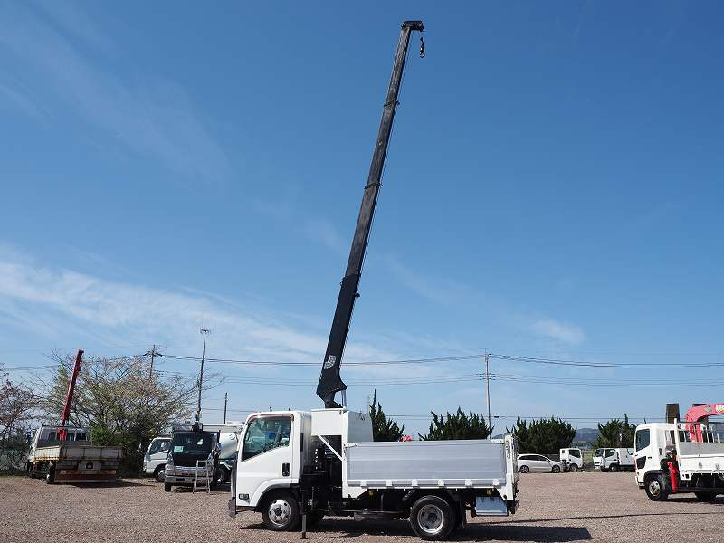 いすゞエルフ4WD4段クレーンラジコン10尺|中古トラックの販売・買取・査定のアイナビ