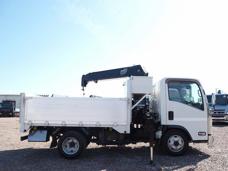 いすゞエルフ4WD4段クレーンラジコン10尺|中古トラックの販売・買取・査定のアイナビ