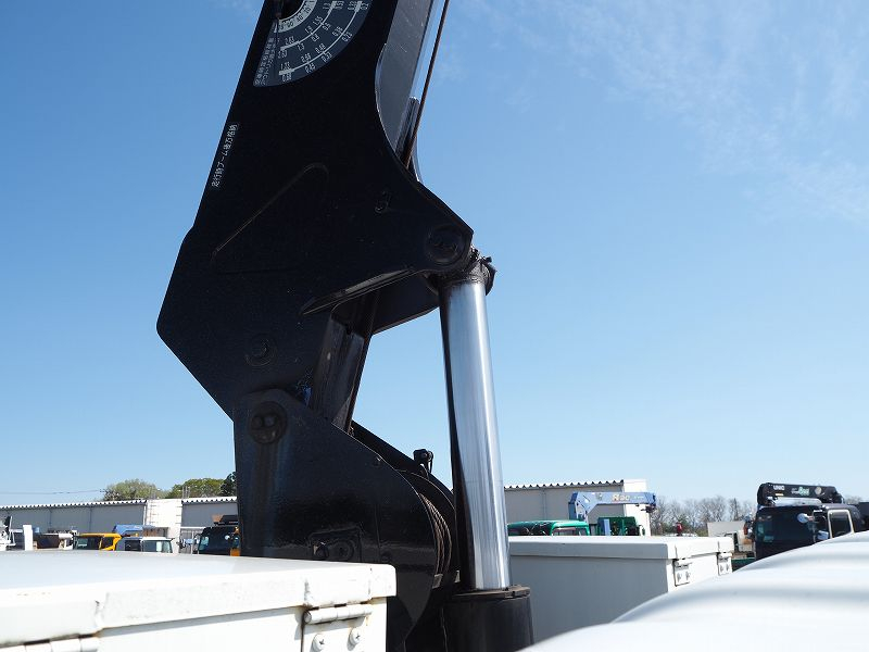 いすゞエルフ4WD4段クレーンラジコン10尺|中古トラックの販売・買取・査定のアイナビ