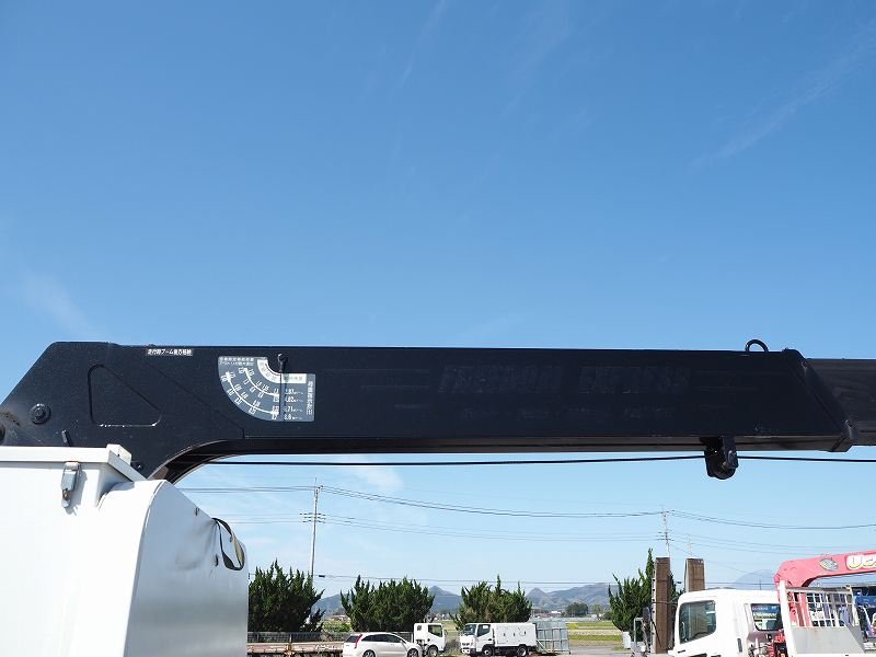 いすゞエルフ4WD4段クレーンラジコン10尺|中古トラックの販売・買取・査定のアイナビ