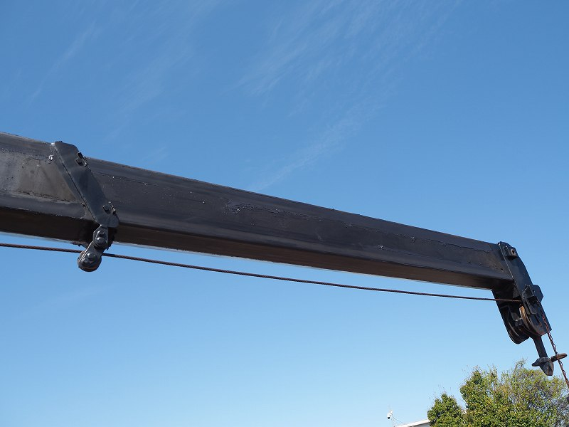 いすゞエルフ4WD4段クレーンラジコン10尺|中古トラックの販売・買取・査定のアイナビ