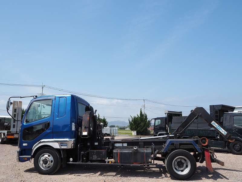 三菱ふそうファイター新明和製アームロールツインホイスト|中古トラックの販売・買取・査定のアイナビ