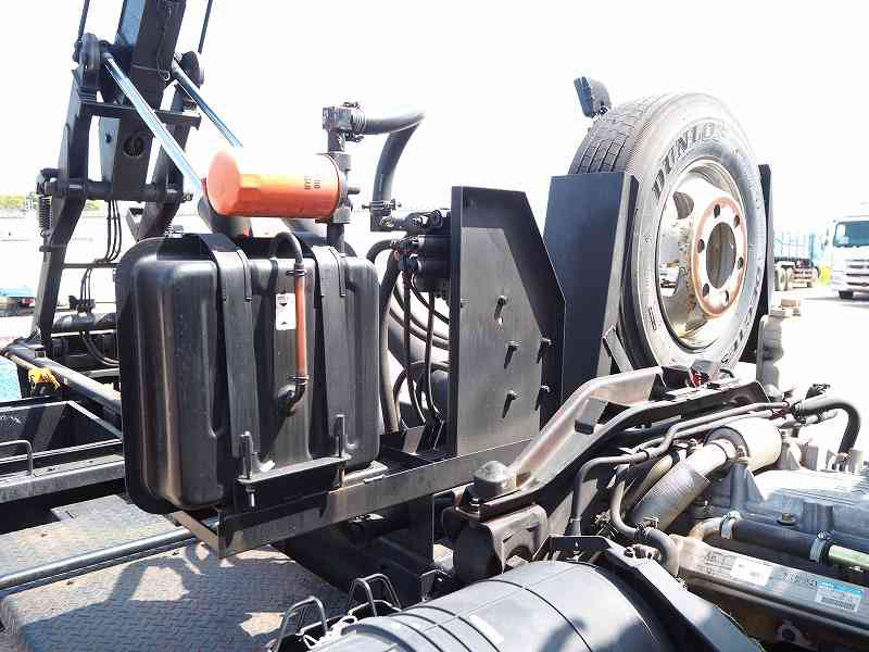 三菱ふそうファイター新明和製アームロールツインホイスト|中古トラックの販売・買取・査定のアイナビ