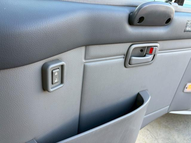 トヨタコースターバス|中古トラックの販売・買取・査定のアイナビ