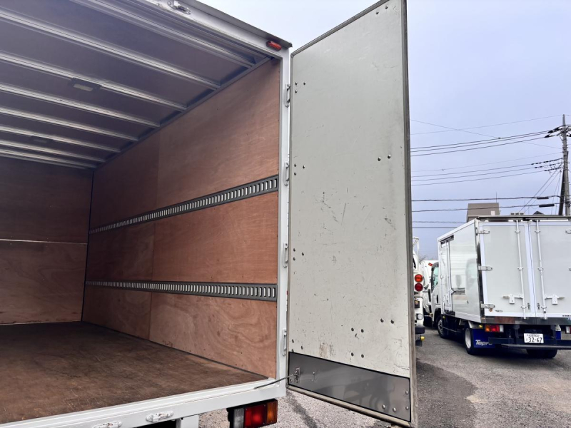 標準ロング アルミバン 積載2000kgMT5速|中古トラックの販売・買取・査定のアイナビ