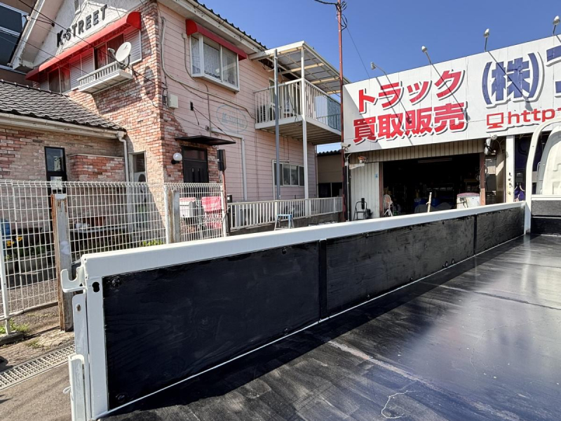 デュトロ 標準ロング平ボディー 積載2000kg|中古トラックの販売・買取・査定のアイナビ