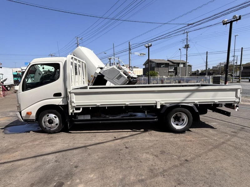 デュトロ 標準ロング平ボディー 積載2000kg|中古トラックの販売・買取・査定のアイナビ