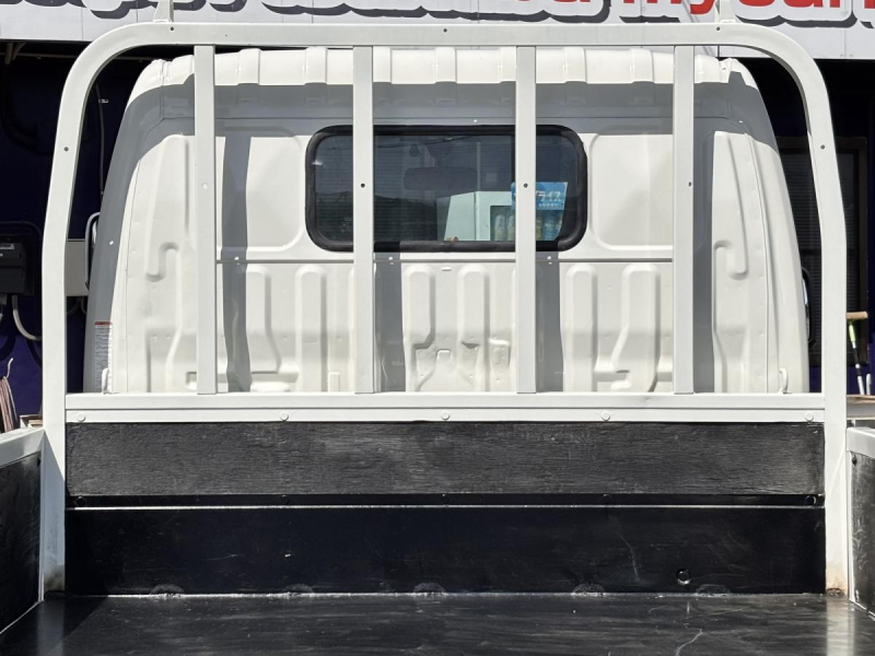 デュトロ 標準ロング平ボディー 積載2000kg|中古トラックの販売・買取・査定のアイナビ