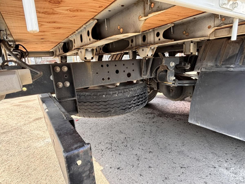 デュトロ 標準ロング平ボディー 積載2000kg|中古トラックの販売・買取・査定のアイナビ