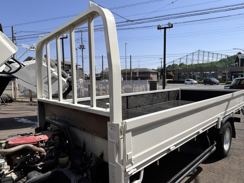 デュトロ 標準ロング平ボディー 積載2000kg|中古トラックの販売・買取・査定のアイナビ