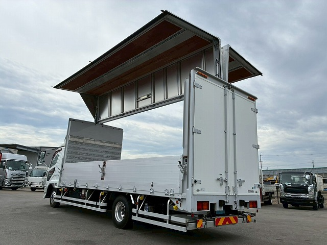 フルキャブ/ベッド付き240馬力6速マニュアルMT4t8t|中古トラックの販売・買取・査定のアイナビ