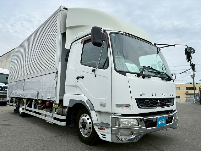 フルキャブ/ベッド付き240馬力6速マニュアルMT4t8t|中古トラックの販売・買取・査定のアイナビ