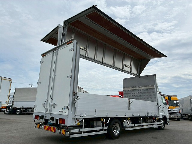 フルキャブ/ベッド付き240馬力6速マニュアルMT4t8t|中古トラックの販売・買取・査定のアイナビ