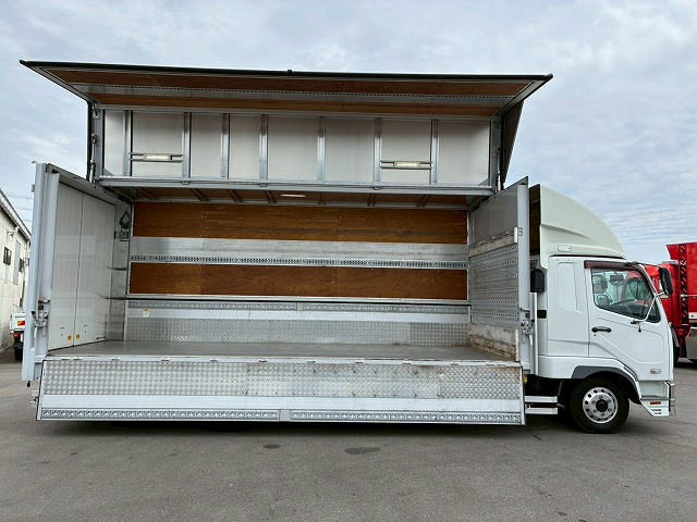 フルキャブ/ベッド付き240馬力6速マニュアルMT4t8t|中古トラックの販売・買取・査定のアイナビ