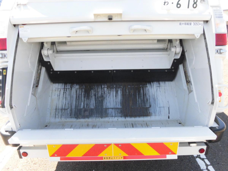 R7年エルフ3.05T6㎥新明和プレス式 排出押出式 連続SW|中古トラックの販売・買取・査定のアイナビ