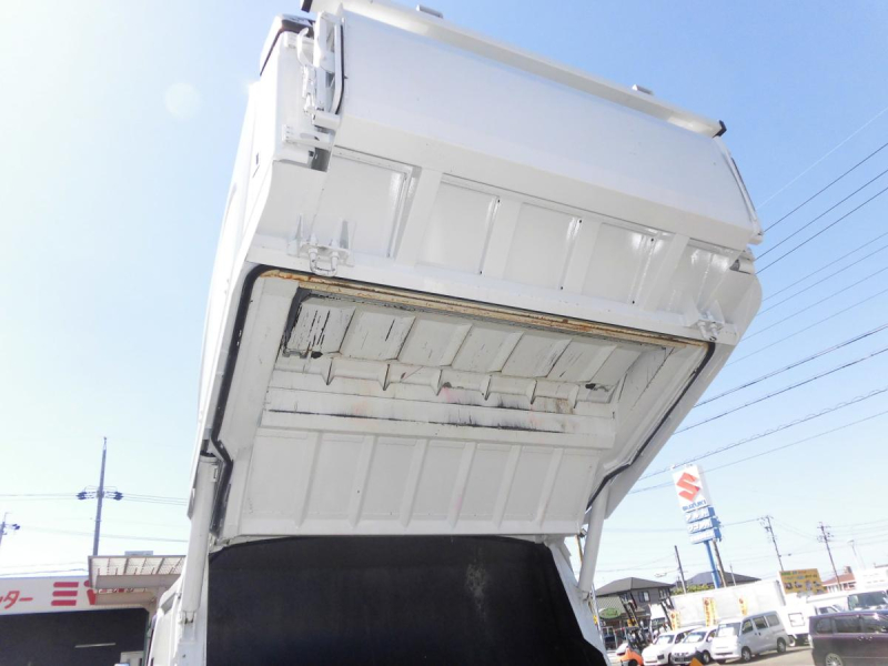 R7年エルフ3.05T6㎥新明和プレス式 排出押出式 連続SW|中古トラックの販売・買取・査定のアイナビ