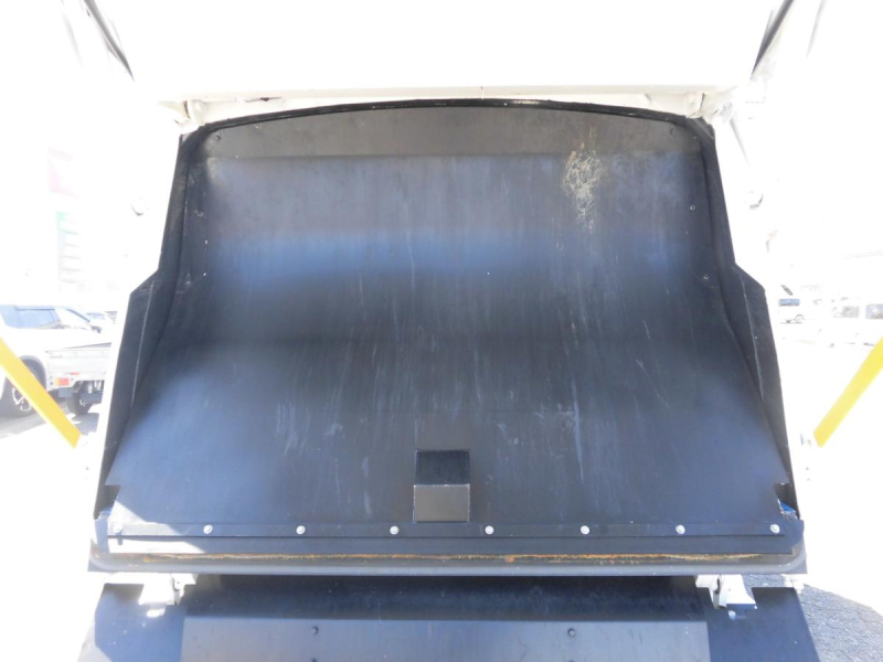 R7年エルフ3.05T6㎥新明和プレス式 排出押出式 連続SW|中古トラックの販売・買取・査定のアイナビ