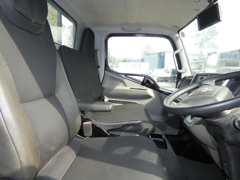 キャンター 2.95トン 平ボディ|中古トラックの販売・買取・査定のアイナビ