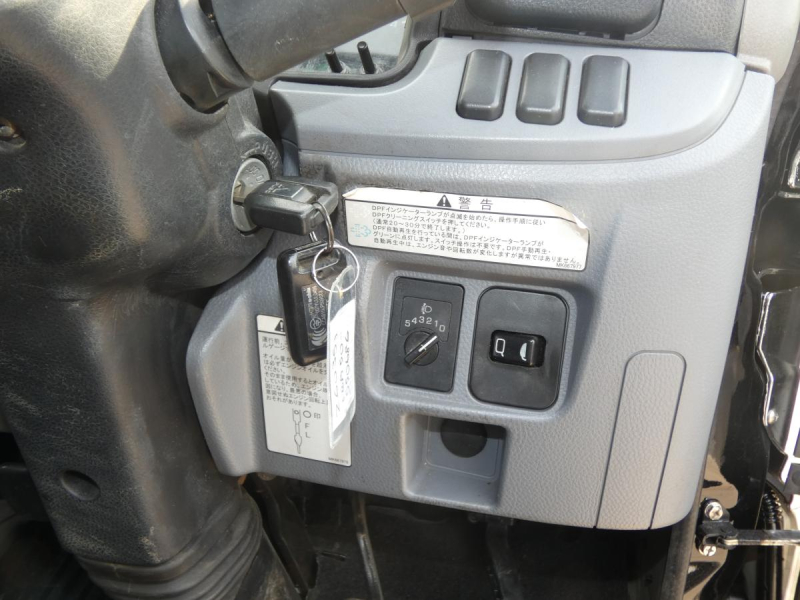 キャンター 2.95トン 平ボディ|中古トラックの販売・買取・査定のアイナビ