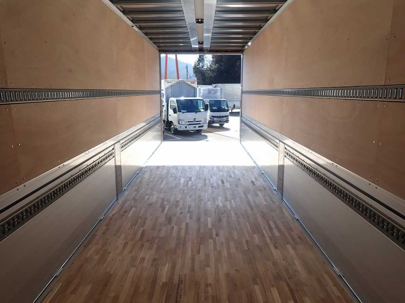 未使用 ハイルーフ 4軸低床 Rエアサス 7速 アルミホイール|中古トラックの販売・買取・査定のアイナビ