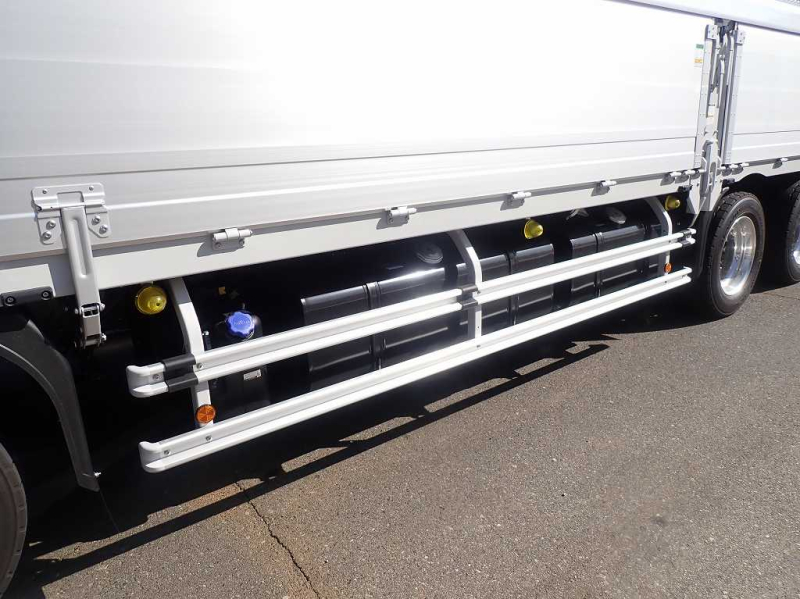 未使用 ハイルーフ 4軸低床 Rエアサス 7速 アルミホイール|中古トラックの販売・買取・査定のアイナビ