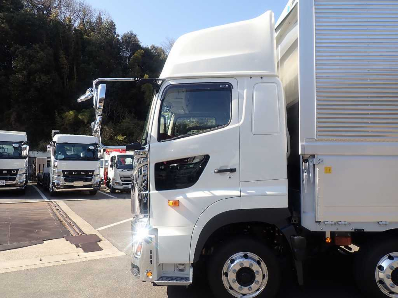 未使用 ハイルーフ 4軸低床 Rエアサス 7速 アルミホイール|中古トラックの販売・買取・査定のアイナビ