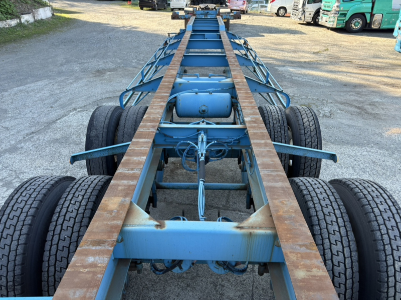 H18年式、海コンシャーシ40f2軸|中古トラックの販売・買取・査定のアイナビ