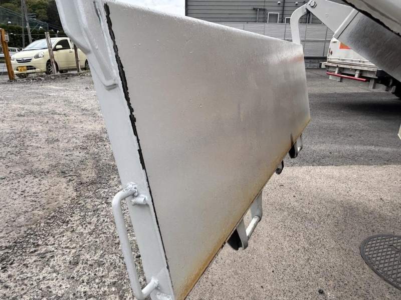 フォワード 増トンダンプ ベッドレス 積載7800kg|中古トラックの販売・買取・査定のアイナビ