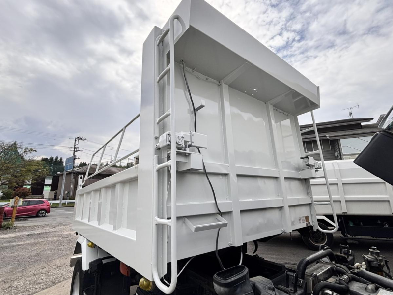 フォワード 増トンダンプ ベッドレス 積載7800kg|中古トラックの販売・買取・査定のアイナビ