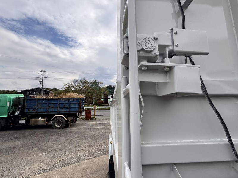 フォワード 増トンダンプ ベッドレス 積載7800kg|中古トラックの販売・買取・査定のアイナビ