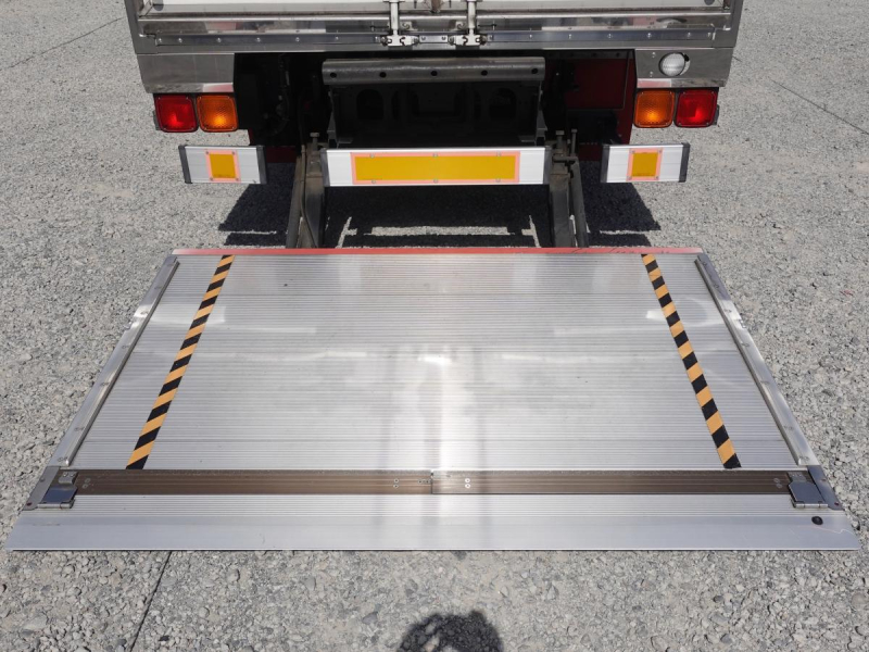 低温冷蔵冷凍パワーゲート増トン|中古トラックの販売・買取・査定のアイナビ