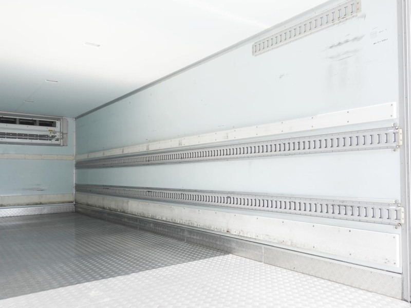 低温冷蔵冷凍パワーゲート増トン|中古トラックの販売・買取・査定のアイナビ