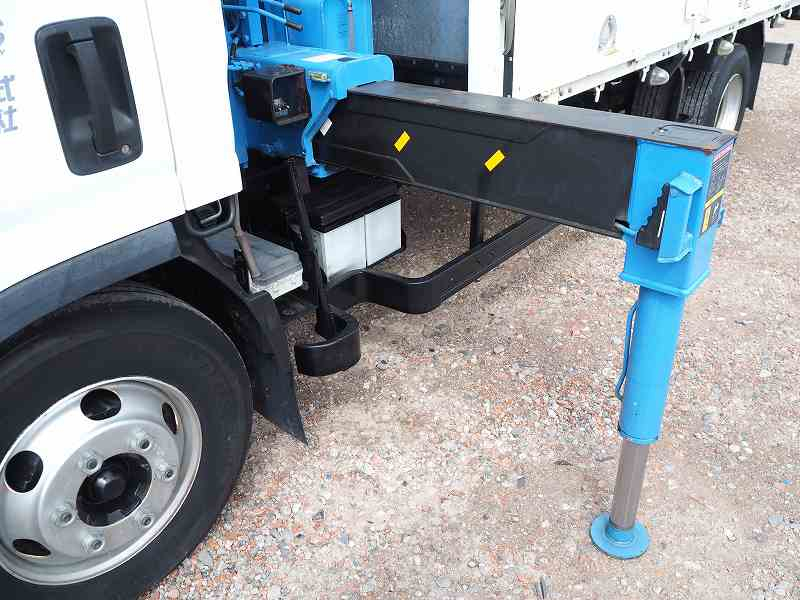 いすゞエルフワイド超ロング5段クレーンラジコン|中古トラックの販売・買取・査定のアイナビ